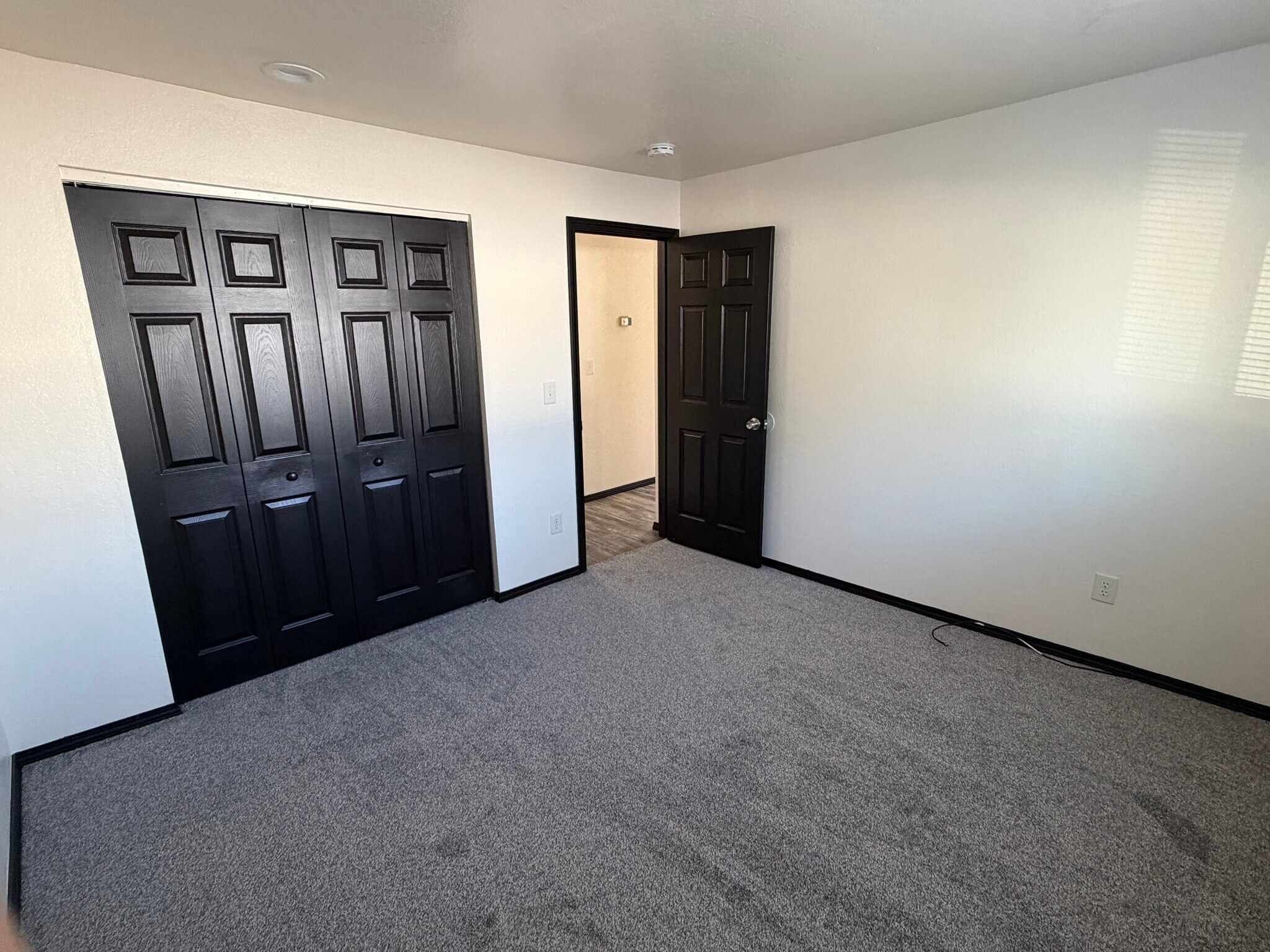 Building Photo - 1514 W 4th Ave