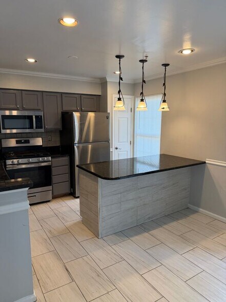 Building Photo - 1503 Town View Ct