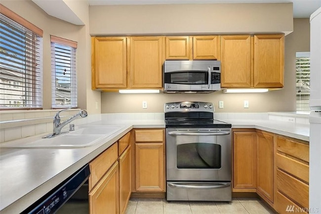 Building Photo - 459 Queen Ave NE