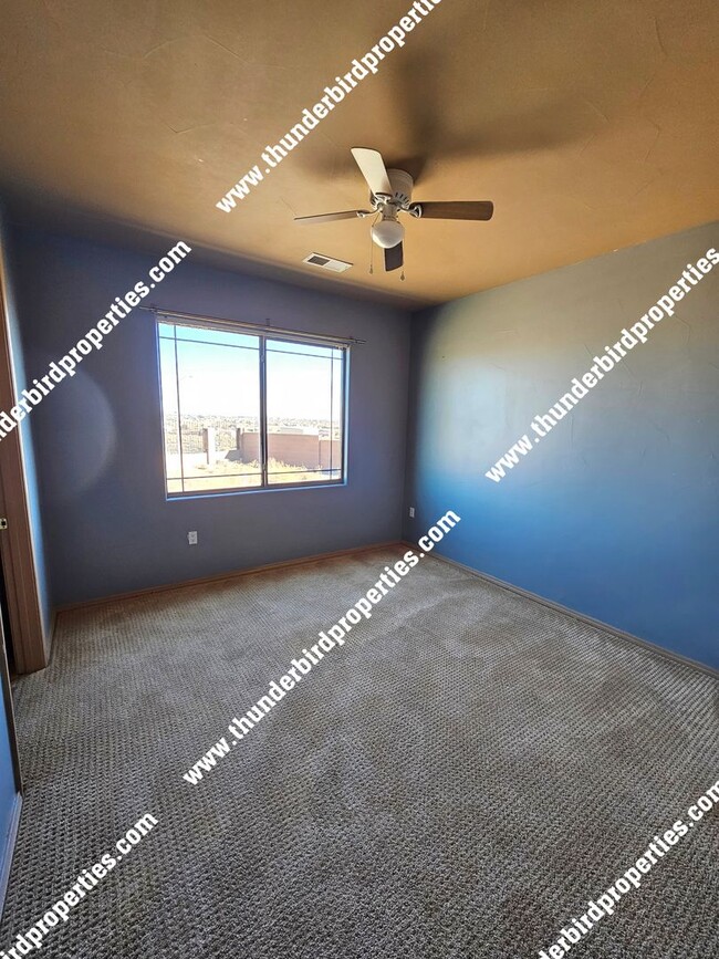 Building Photo - 4 bedrooms, 3 baths, single  story  on  We...