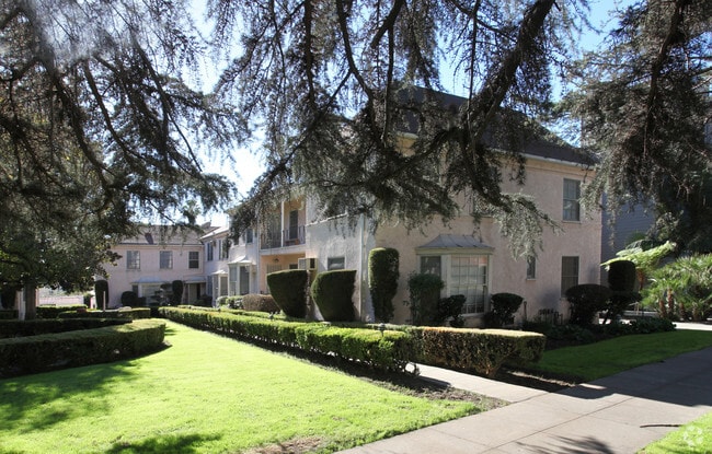 Primary Photo - 4634 Los Feliz Blvd