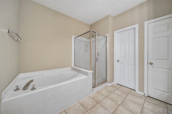 Building Photo - 111 W Burberry Cir