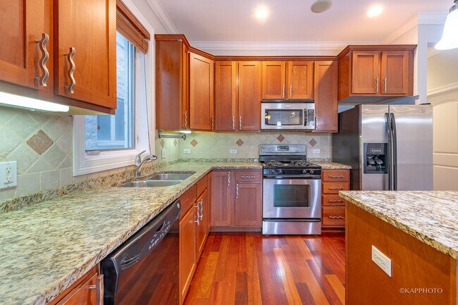 Building Photo - 4418 S Indiana Ave