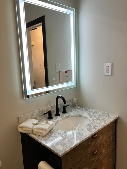 2nd bathroom - 9100 Grandview Ave