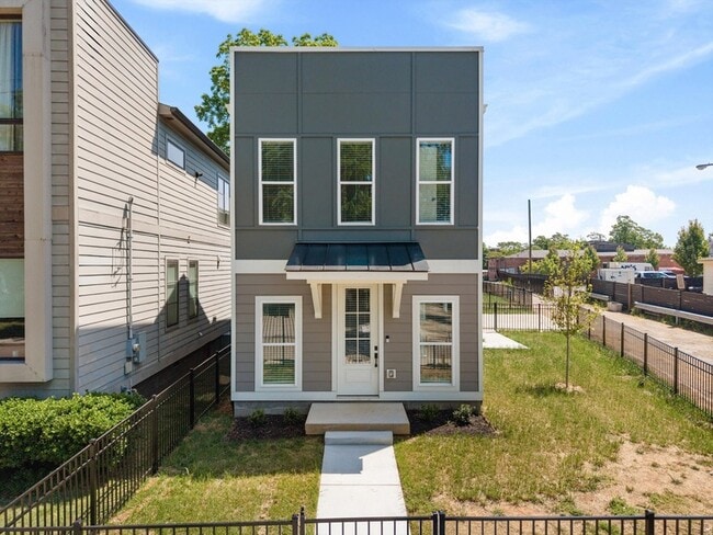 Building Photo - 1802 10th Ave N