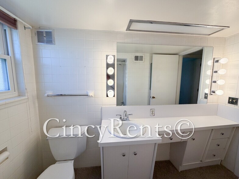 Building Photo - 3329 Mowbray Ln