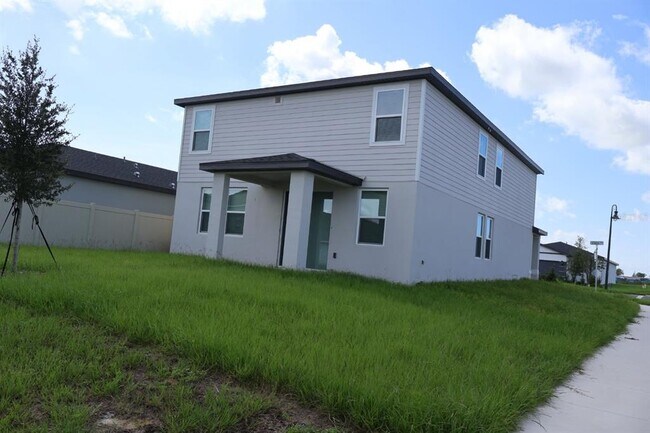 Building Photo - 5501 Clove Row