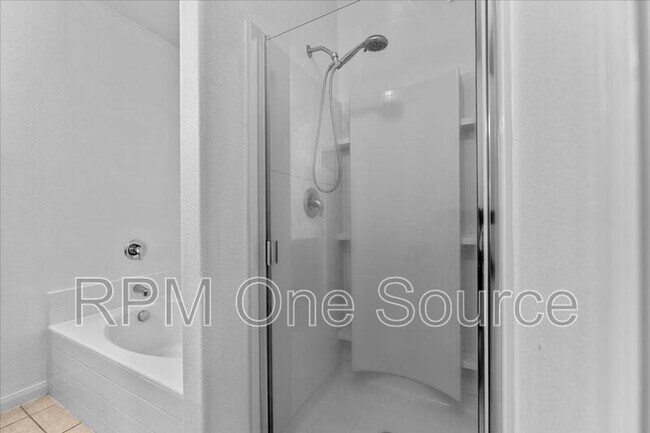 Building Photo - 113 Oriole Dr