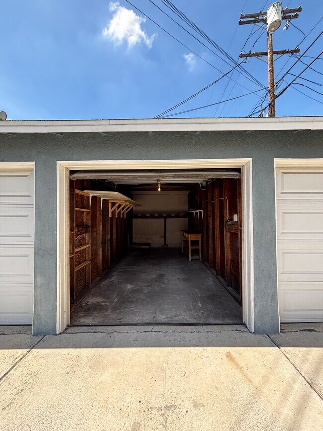 Building Photo - Glenoaks, 625-633 1/2