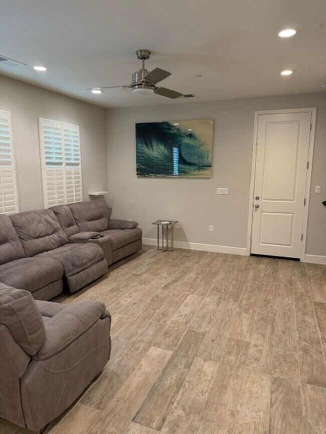 Building Photo - Beautiful Upgraded 4 Bed 3 Bath home in San Ramon Gale Ranch