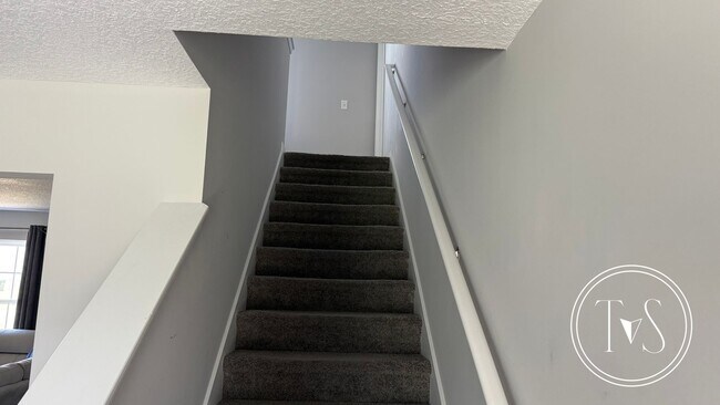 Building Photo - RATE DROP ALERT (was $2600/month)!