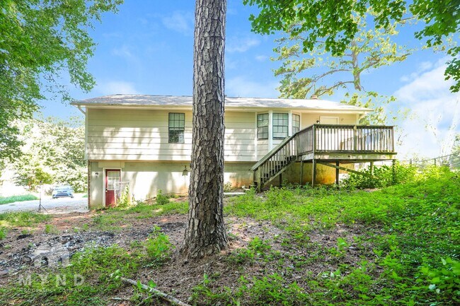 Building Photo - 2708 Laburnum Dr