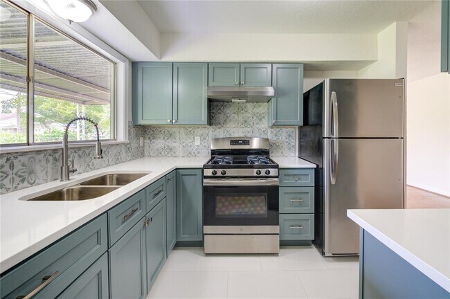 Building Photo - 10111 Fonville Dr