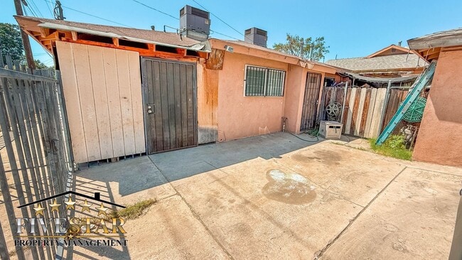 Building Photo - 1217 Tulare St