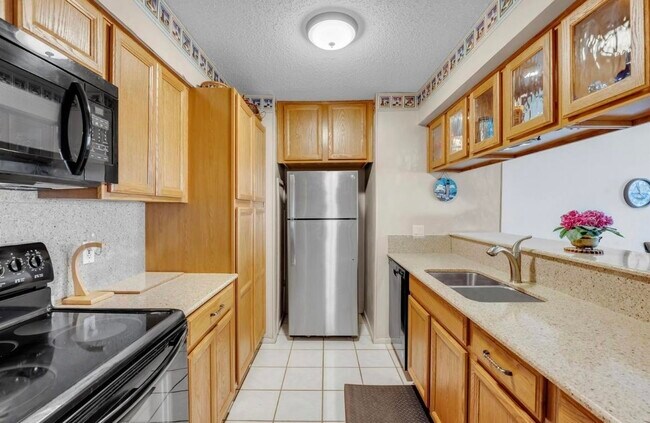 Building Photo - 604 Highcrest Dr