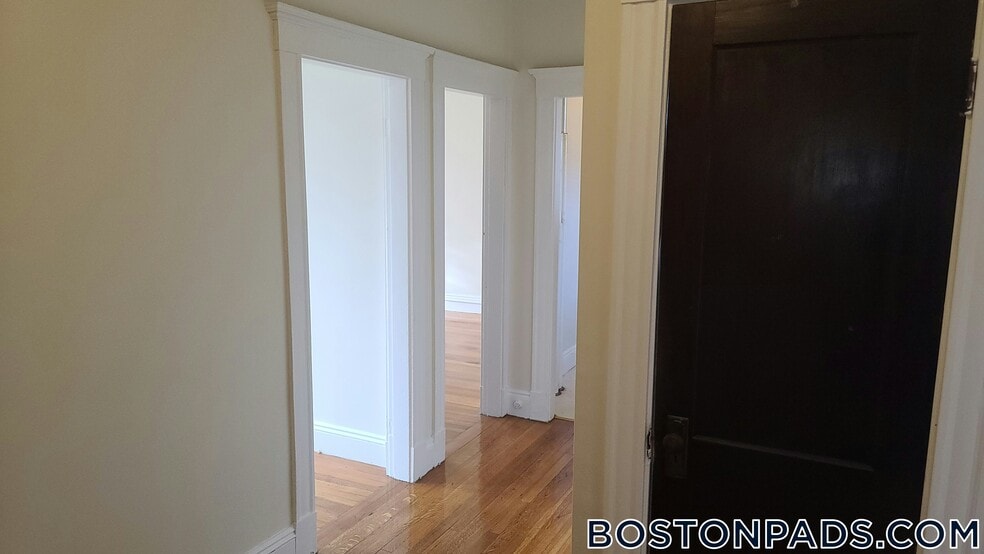 Building Photo - 17-19-19 Washington St S