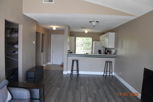 Building Photo - 2504 Woodgate Blvd