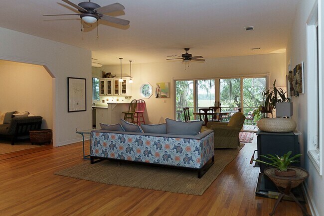 Building Photo - Amazing sunsets at this waterfront home