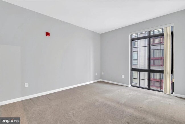 Building Photo - 7923 Eastern Ave NW