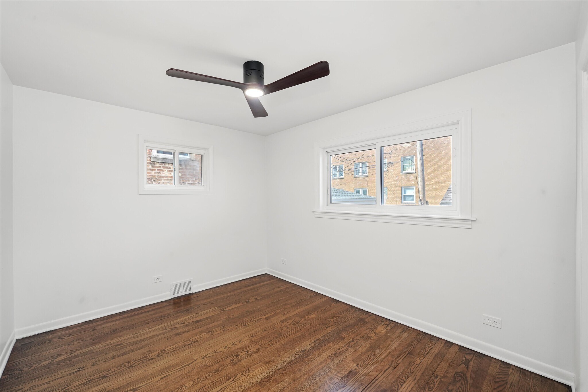 Building Photo - 7056 N Rockwell St