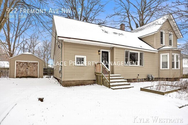 Building Photo - 922 Fremont Ave NW