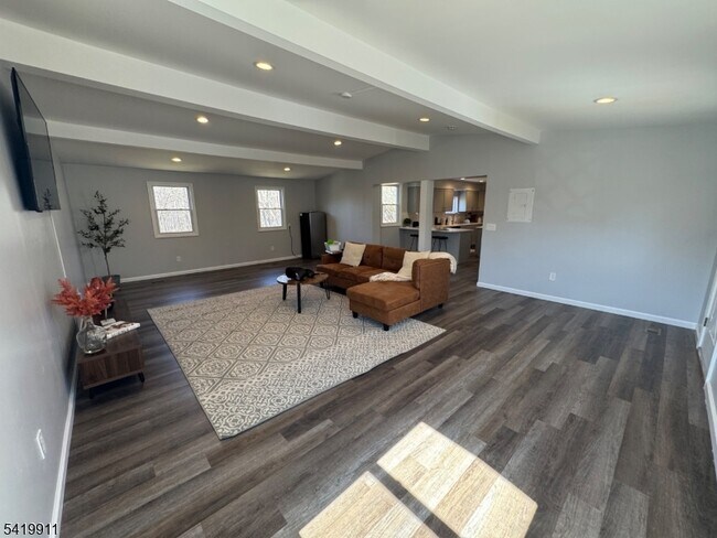 Building Photo - 117 Weldon Rd