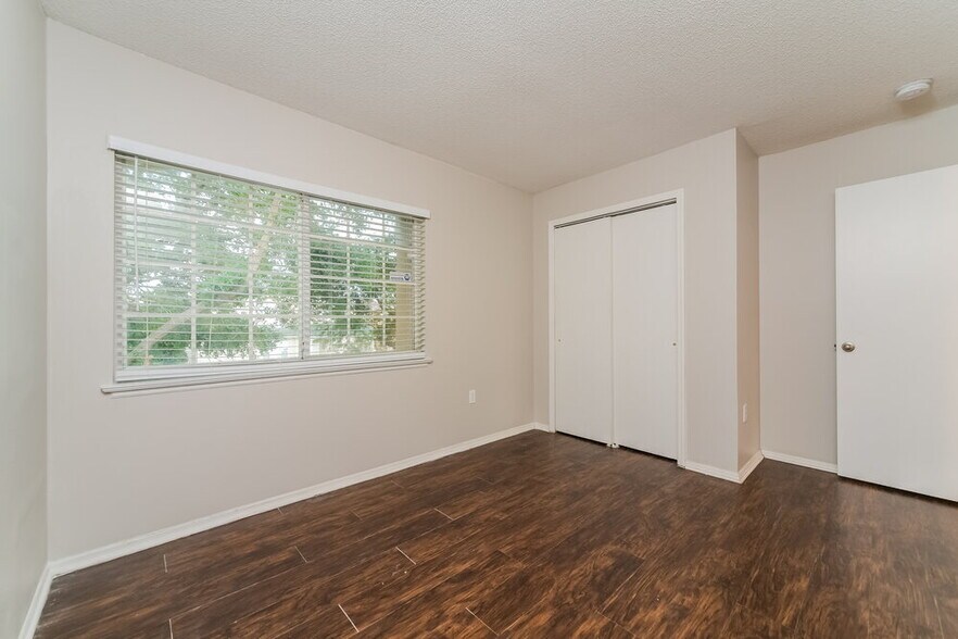 Building Photo - 13028 Lily Pond Ct