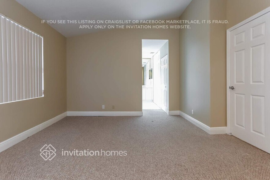 Building Photo - 1240 NW 105th Ave