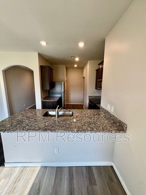 Building Photo - 1609 Burgundy Dr