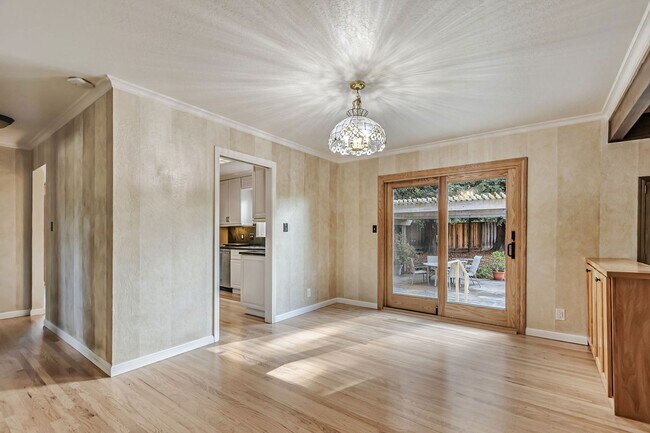 Building Photo - Elegant and Spacious 4Bedroom Sunnyvale Home