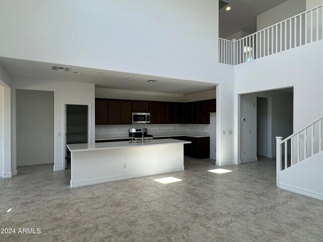 Building Photo - 8920 W Denton Ln