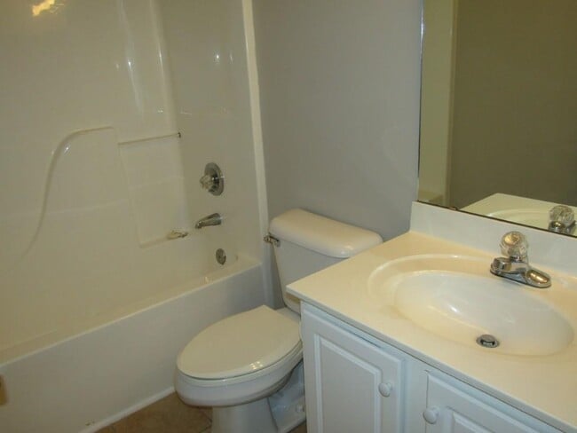 Building Photo - 2208 Seaford Dr