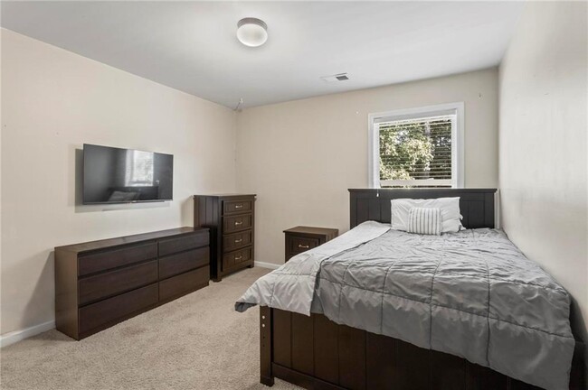 Building Photo - 2067 Peach Shoals Cir