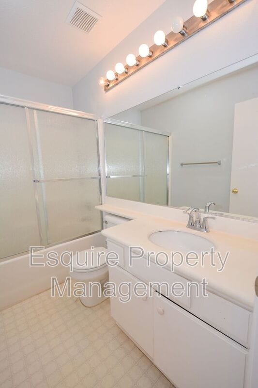 Building Photo - 690 Avenida Magdalena
