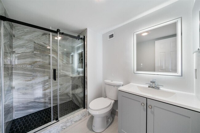 Building Photo - 8901 S Hollybrook Blvd