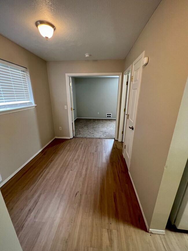 Building Photo - 1008-1010 E. Ermina