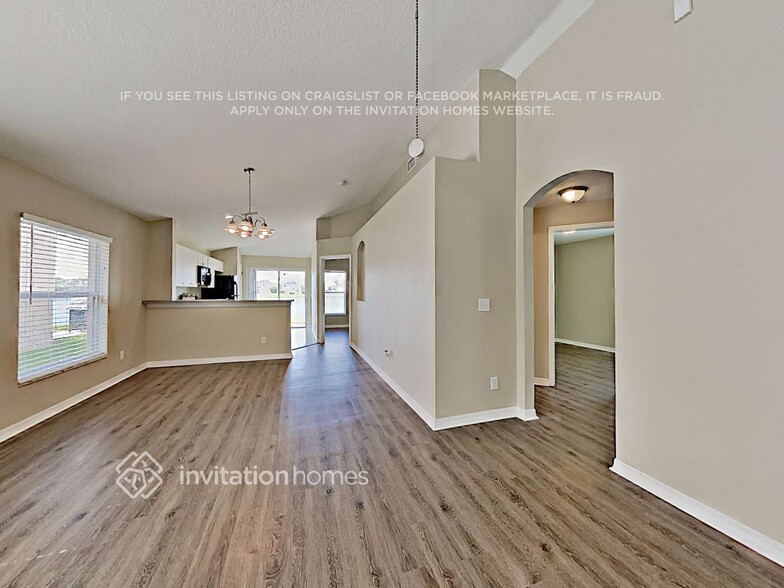 Building Photo - 10618 Lakeside Vista Dr