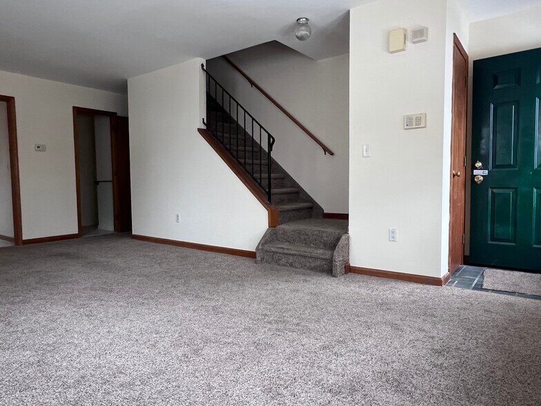 Building Photo - 150 Pacific St