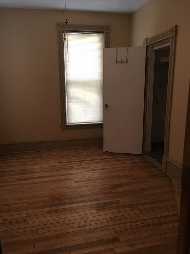 There is room for a queen bed here - 3452 Nicollet Ave