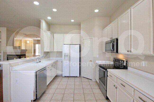 Building Photo - 1445 S Park Grove Cir