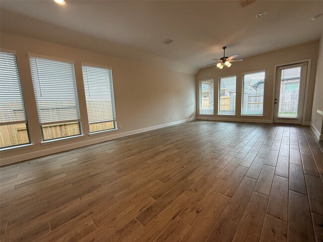 Building Photo - 42615 Mystery Ln