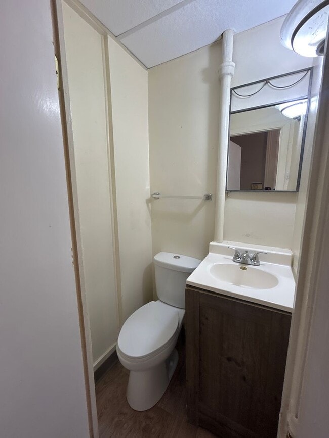 Building Photo - 3 Bedroom 1.5 bath home in Davenport