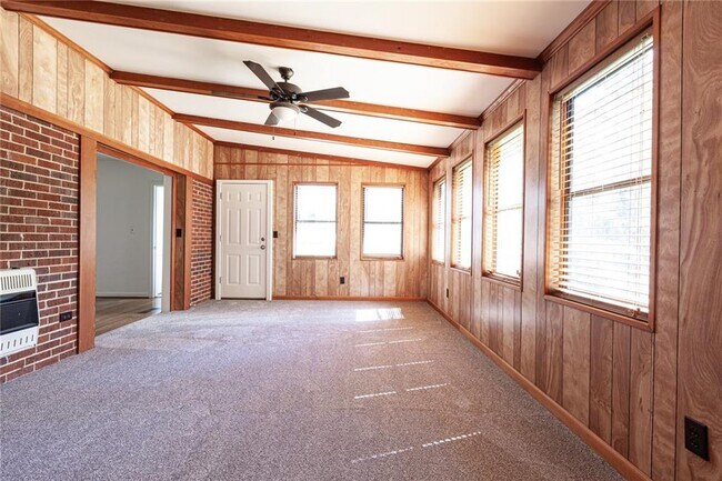 Building Photo - 2115 Pinellas Trail