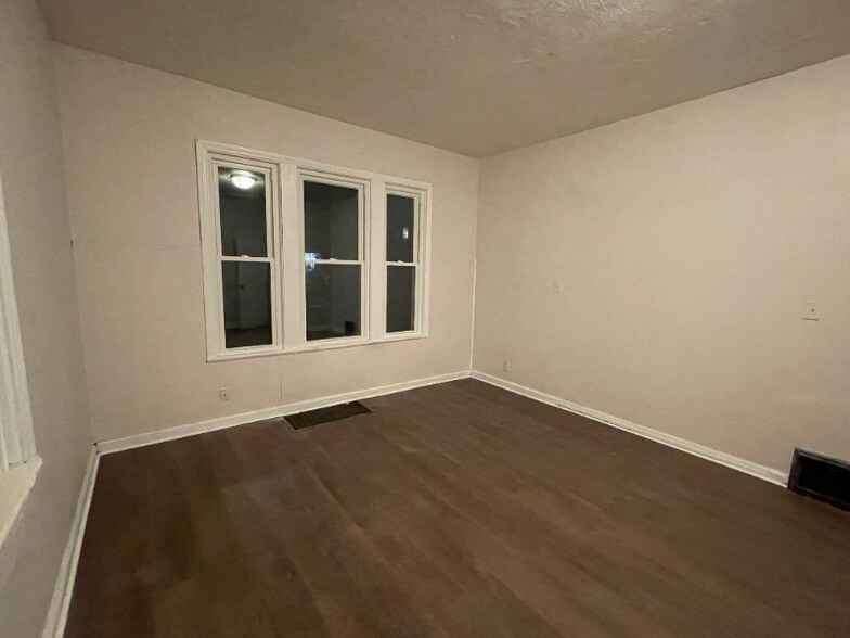 Building Photo - 6121 12th Ave