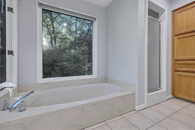 Building Photo - 3406 Westside Cove