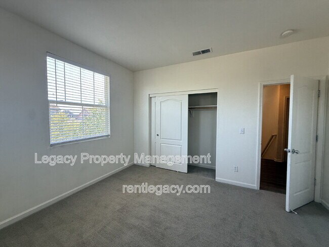 Building Photo - 1552 Bailey Dr