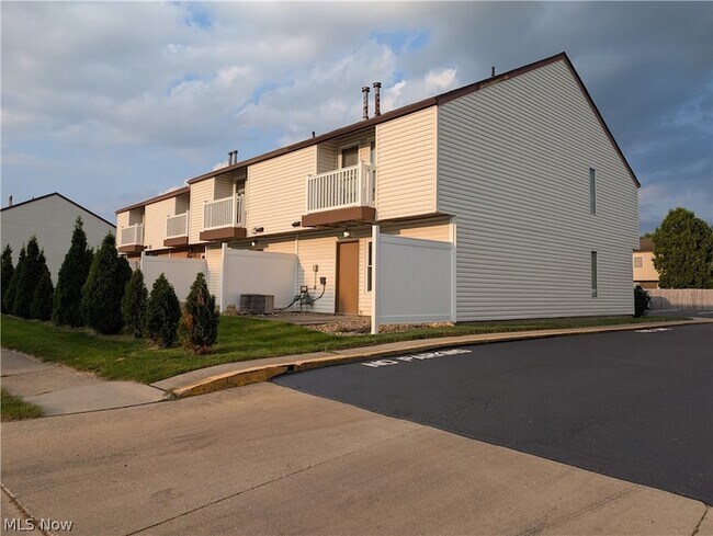 Building Photo - 1563 Whitehall Blvd