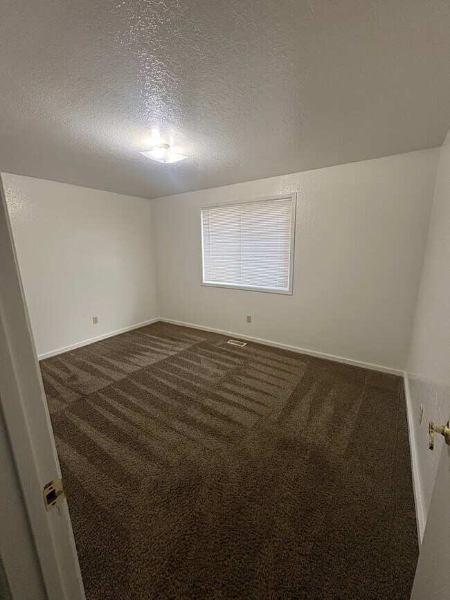 Building Photo - 3047 N Linda Vista Ln