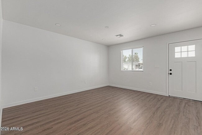 Building Photo - 661 S 96th Pl