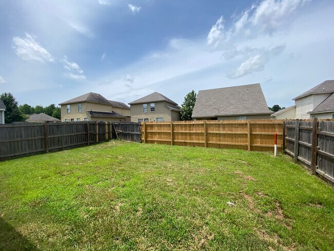 Building Photo - 4832 Royal Run Dr